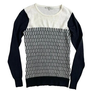 Veronika Maine long sleeve knit sweater. Size small